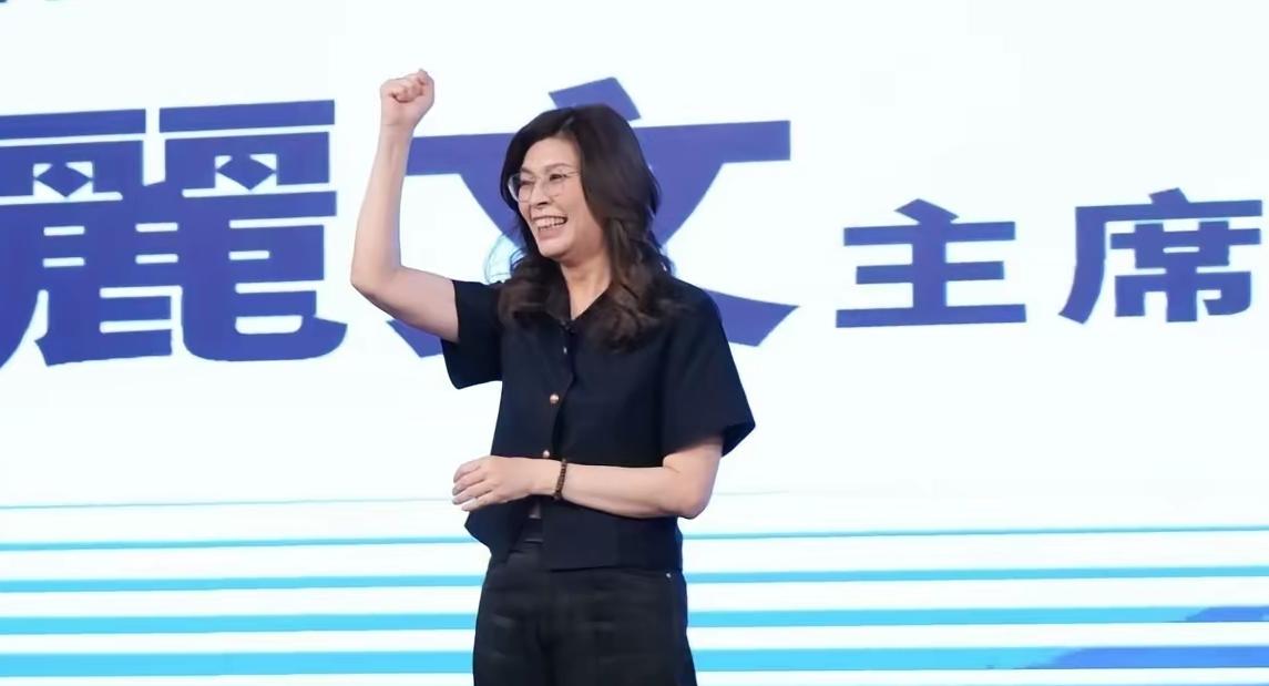 郑丽文矛头指向“票房毒药”:称“民进党谎言”

嘉义市，4日下午。台北市议员郑丽