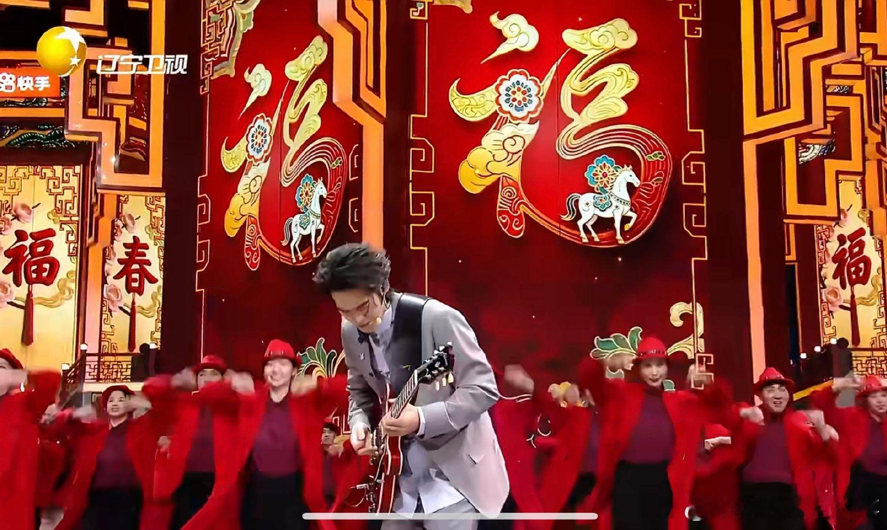 于适骑马归家上辽宁春晚于适辽宁春晚吉他弹唱梦回巴太辽宁春晚 从骑马的霸气到弹唱的