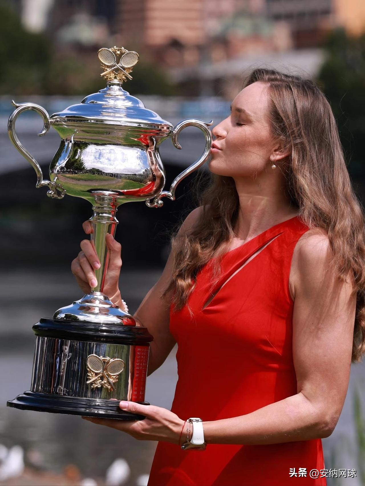 ♦WTA1000🇺🇸印第安维尔斯 半决赛
🇰🇿[3]莱巴金娜7:5/6: