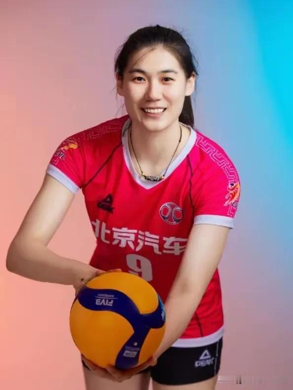王云蕗不仅是一位优秀的女排队员，更是女排队员中的才女。王云蕗又是一个性情中人，喜