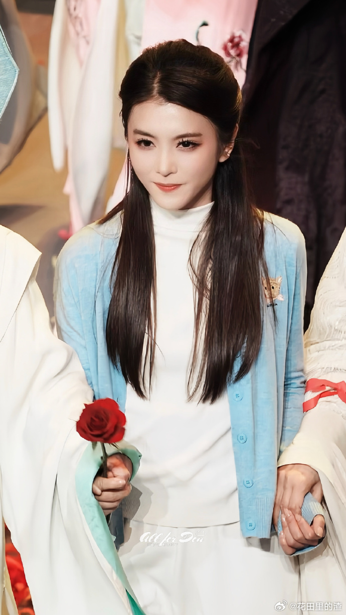 李云霄再演方小米李云霄复演方小米情感层次愈发饱满 之前看过她拿白玉兰那版，这次再