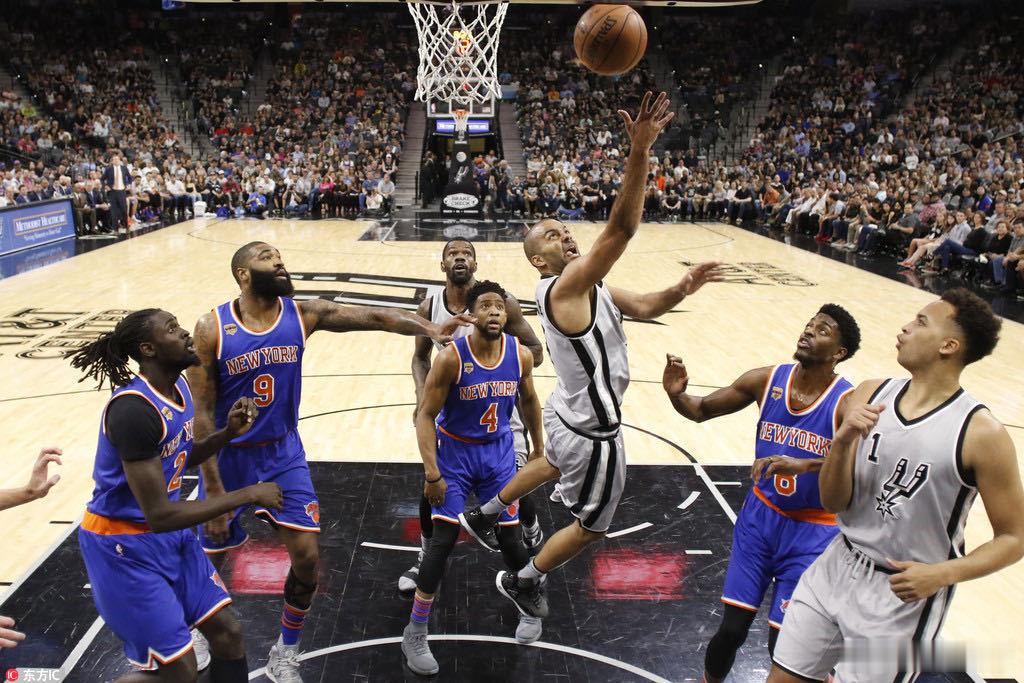 NBA半场战报 尚帕尼 布伦森 马刺领跑次节焦点全在布伦森与尚帕尼身上，尼克斯核