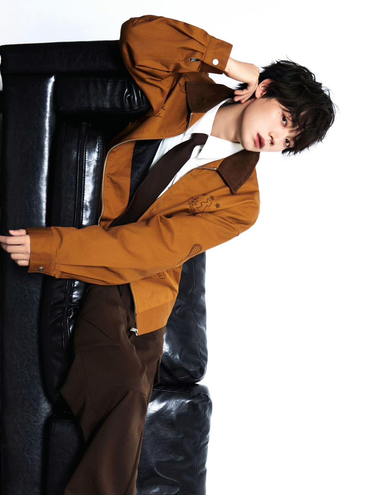 姐狗文都给周翊然递本吧狗爪印+卷毛+怀抱小狗！周翊然用写真完成狗塑文学可视化。棕