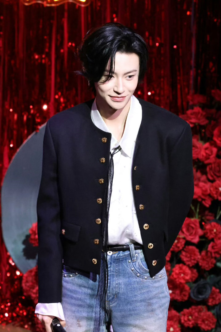 小鬼回应全球巡演 他说“希望不会让大家失望”的时候，我真的想冲进屏幕告诉他：大哥