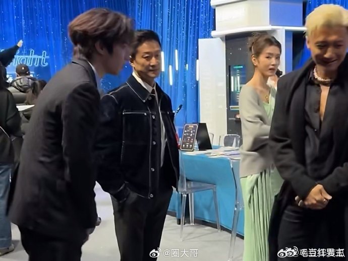 吴京给谢霆锋介绍刘耀文 所有努力皆有回响！刘耀文对武打梦的执着与日常积累，被吴京