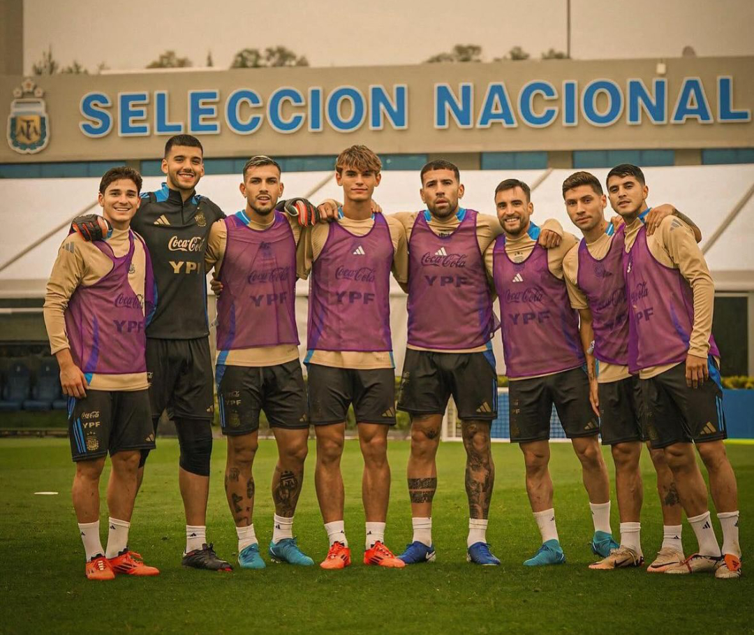 冠军队🇦🇷💙#阿根廷国家队##阿尔瓦雷斯##帕雷德斯##阿根廷vs玻利维亚