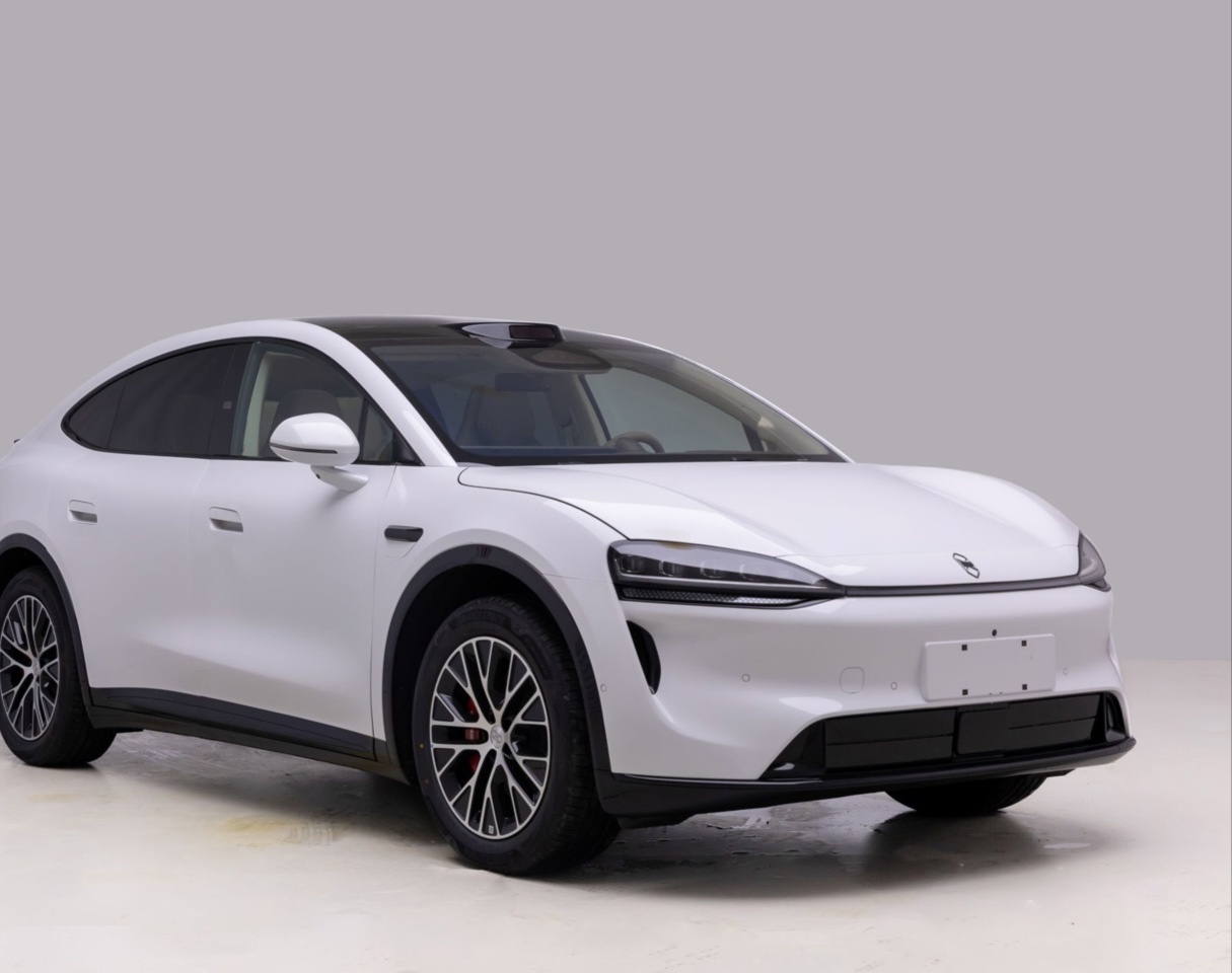【赵长江透露智界 R7 改款车型有望 10 月前后推出，V9 旗舰 MPV 争取