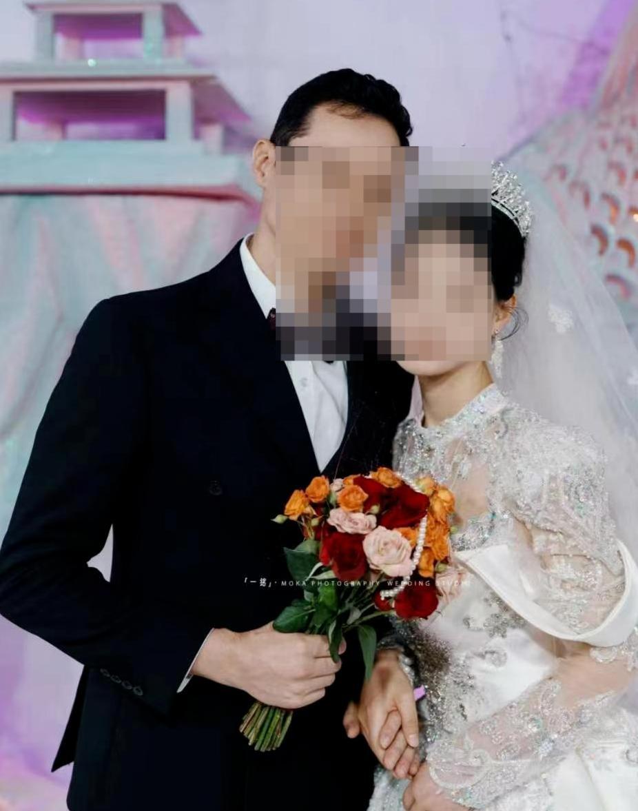 山东女博士德国遇害，跨国婚姻疑云，丈夫自残真相成谜.
在德国杜塞尔多夫发生了一起