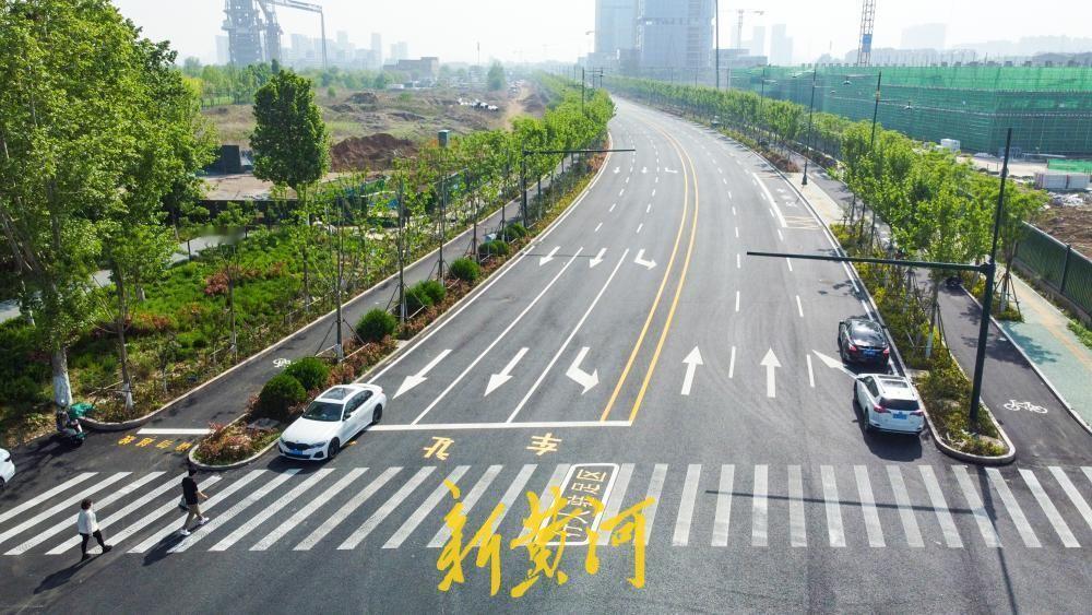 中央森林公园旁建新路，济钢片区交通路网再升级！4月19日，记者在原济钢片区的中央