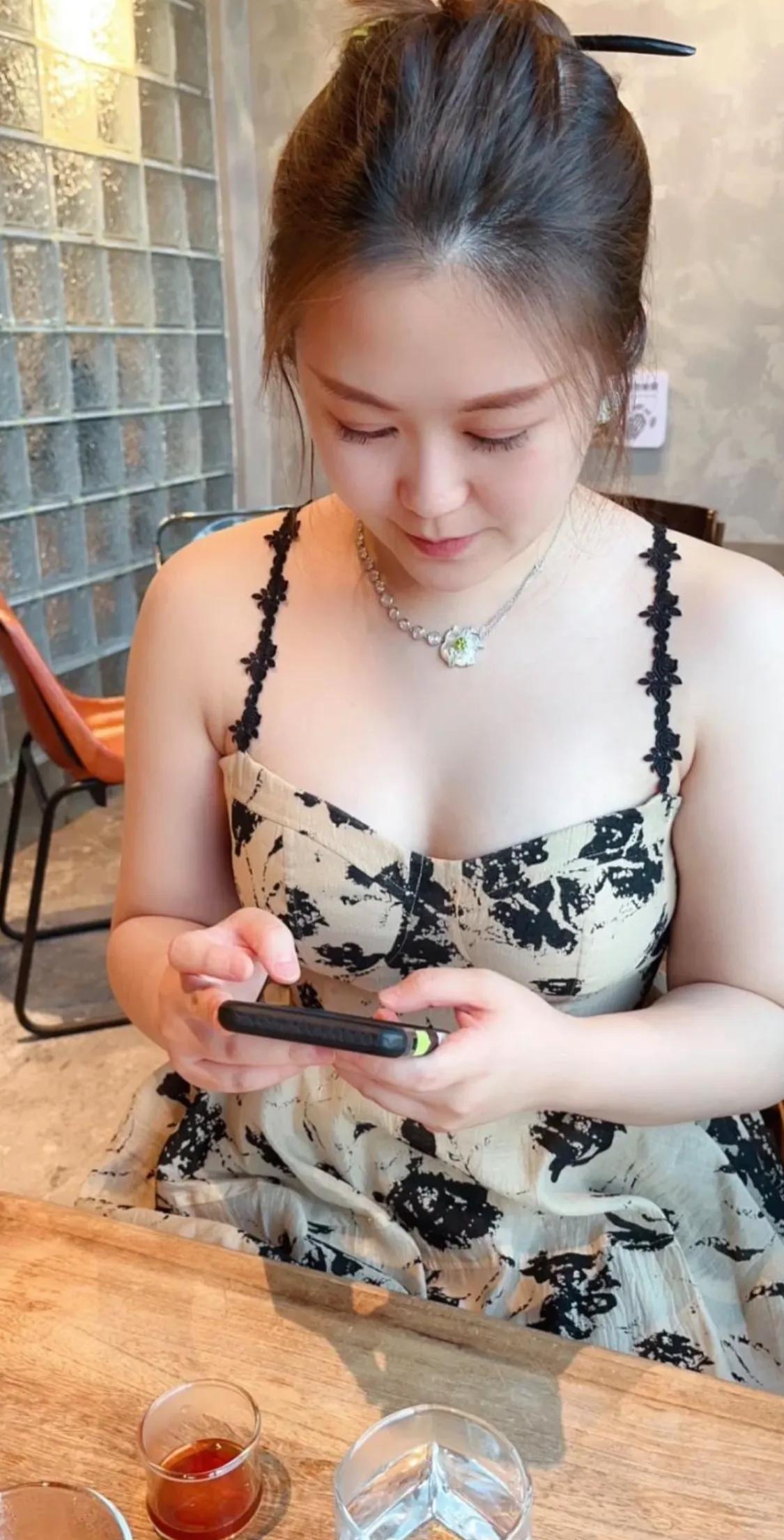 长时间没联系的女人，我告诉你发消息如何去撩她。

你是不是去西天取经了，这么久不