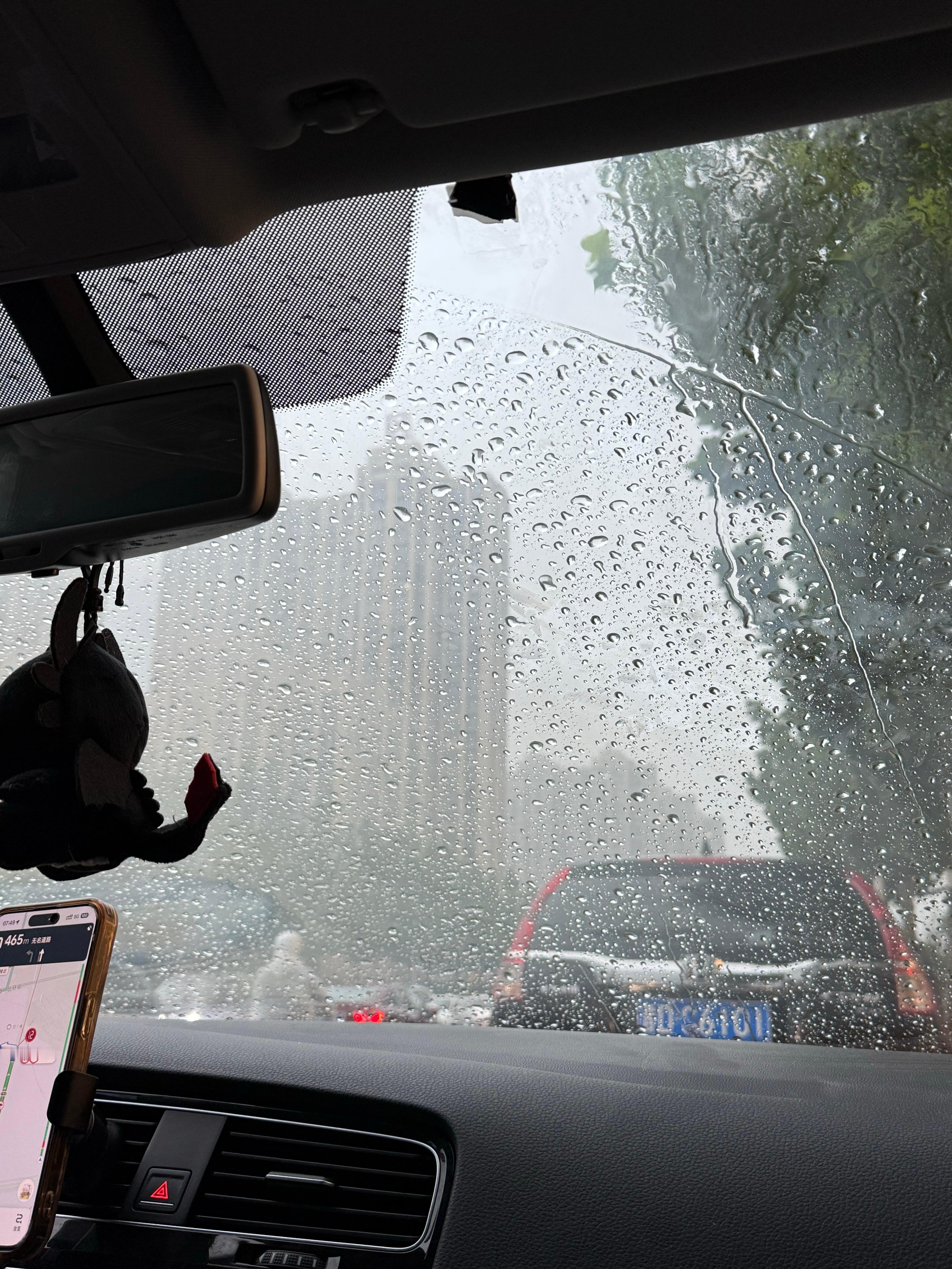 好大的雨今天好冷[揣手]真的要降温了 ​​​