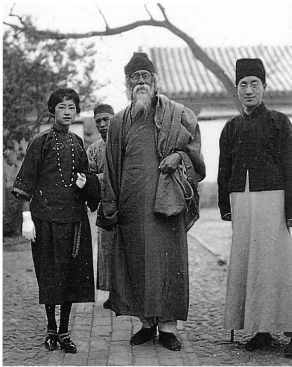 1924年4月12日‌，印度著名诗人、哲学家、诺贝尔文学奖得主‌罗宾德拉纳特·泰