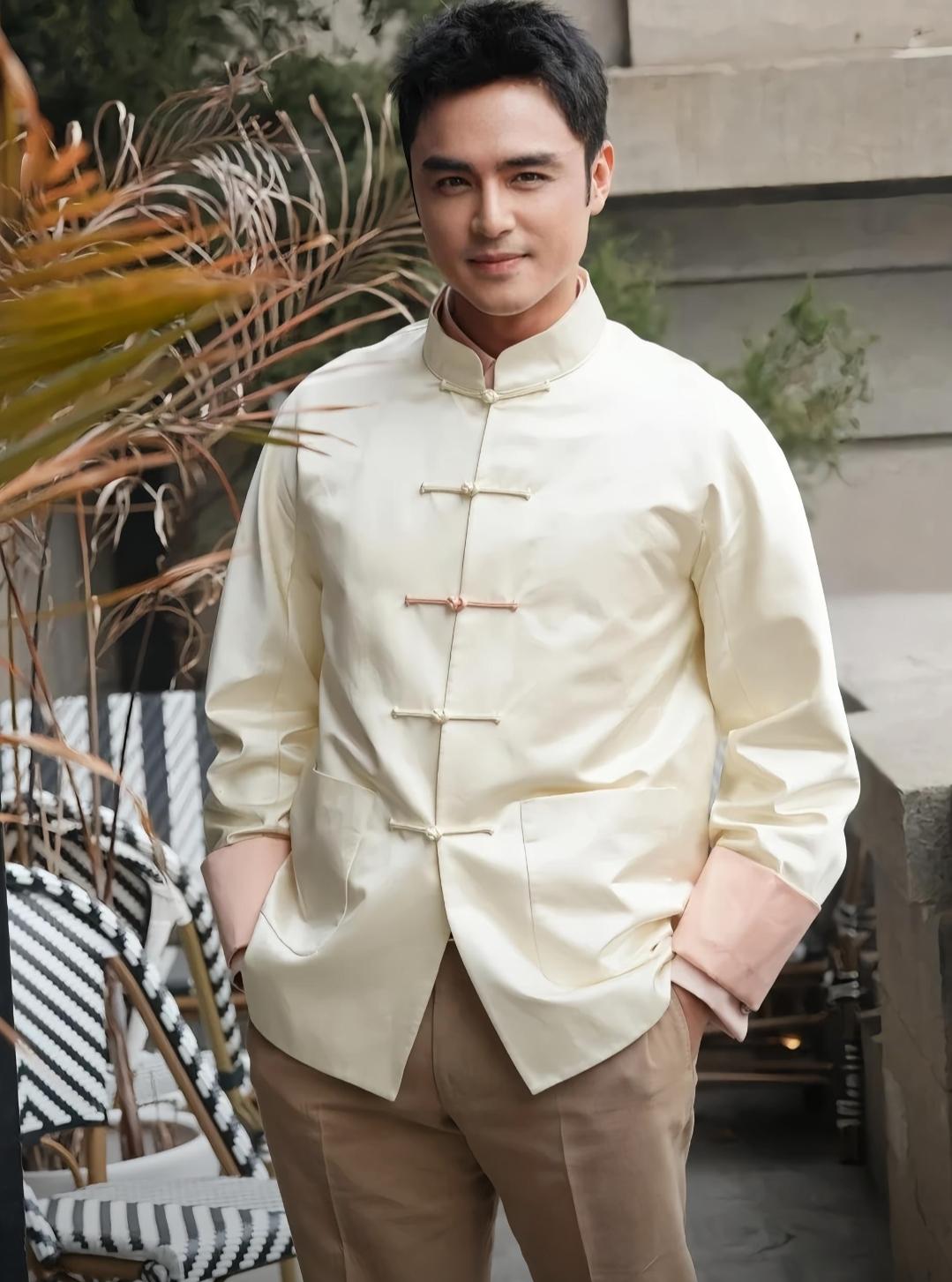 45岁男星晒上海新家。4万电视柜，15万沙发，没戏拍日子照样舒坦娱乐 明星