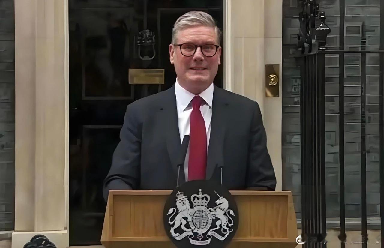 中方坚决反对英首相散布中国威胁 斯塔默计划2026年1月访华并批准使馆扩建，但涉