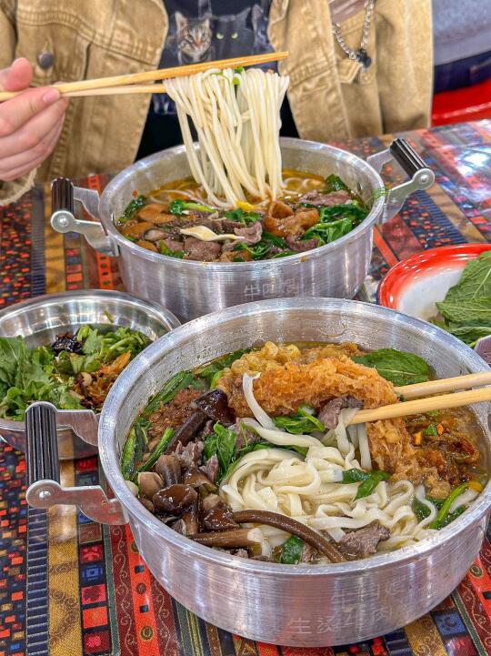 终于在杭州吃到正宗云南生烫牛肉米线了😭