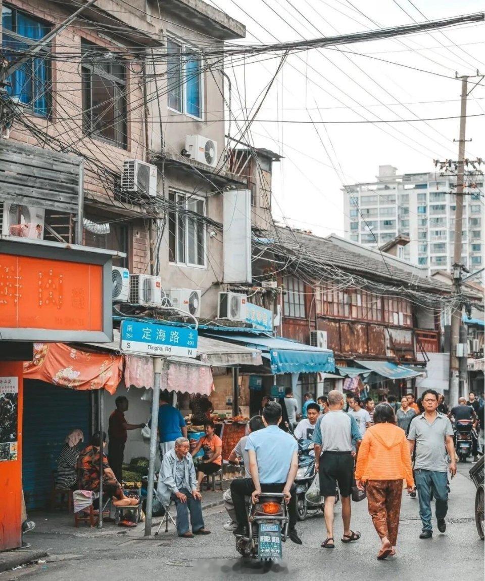 上海穷街：杨浦定海路449弄老上海人都晓得，虹口的虹镇老街是不好惹的，弄覅好半条