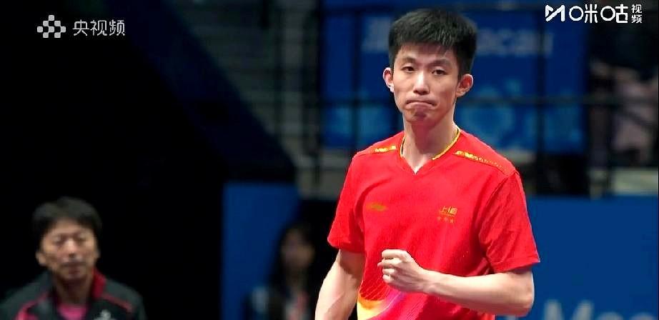 随着周恺最后一球落地，上海队挺进男团四强。
双打周恺和许昕先取得开门红，周恺今天