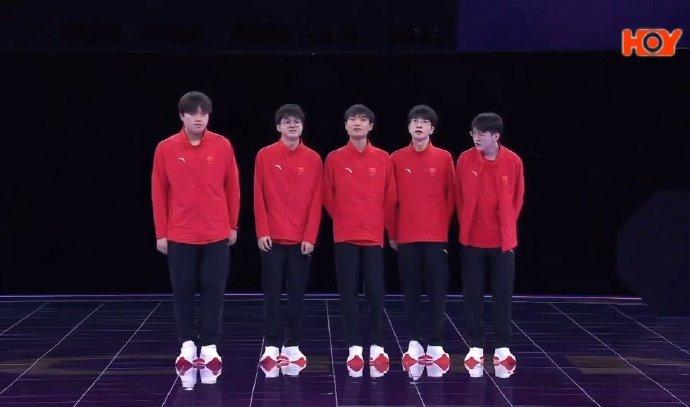 #亚运会英雄联盟# 中国 2-0 中国澳门

恭喜中国队晋级四强！明天将面对韩国