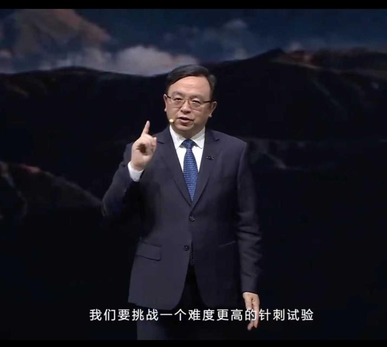 目前比亚迪电池产能紧张，多款车型爬坡期。随着电池产能的释放，月销量将逐步上升
