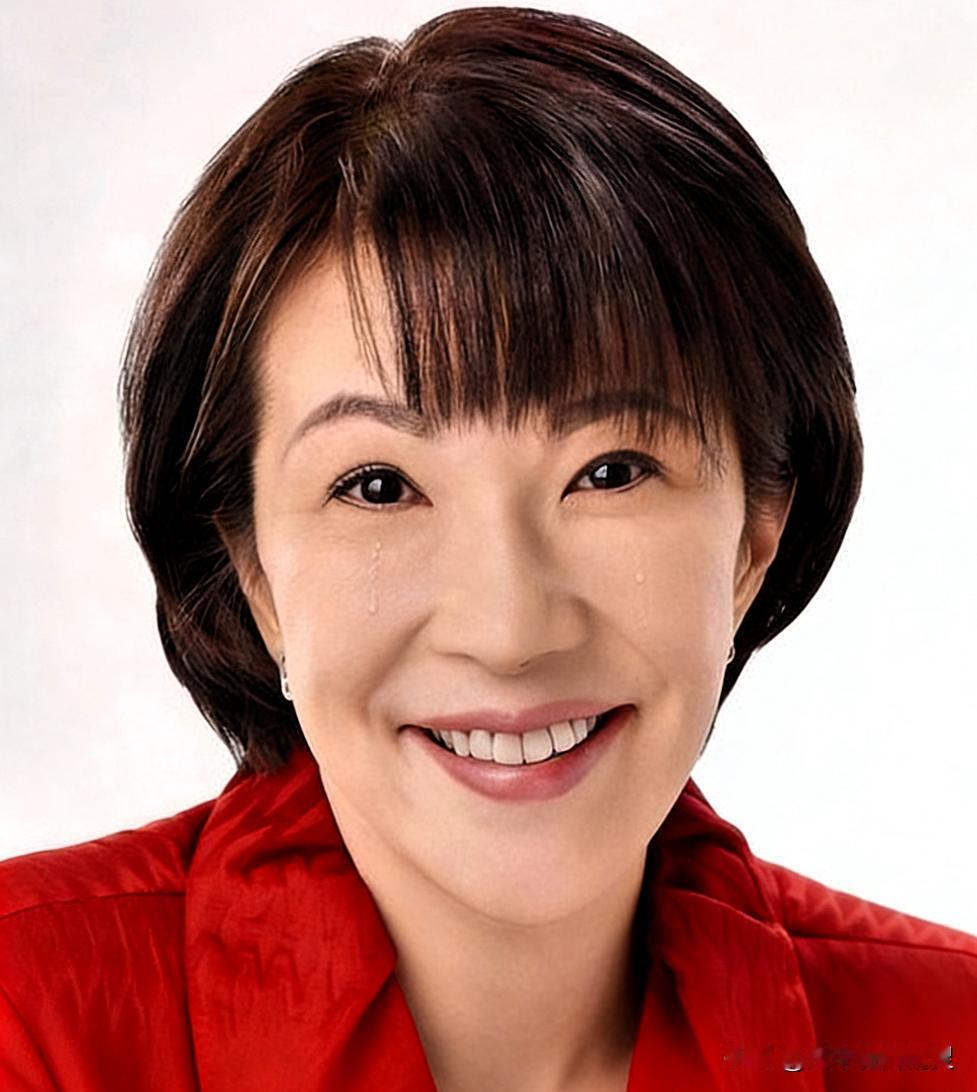 高市早苗对我们喊话了：
12月9日，高市早苗在众议院预算委员会聊中日关系，脸上堆