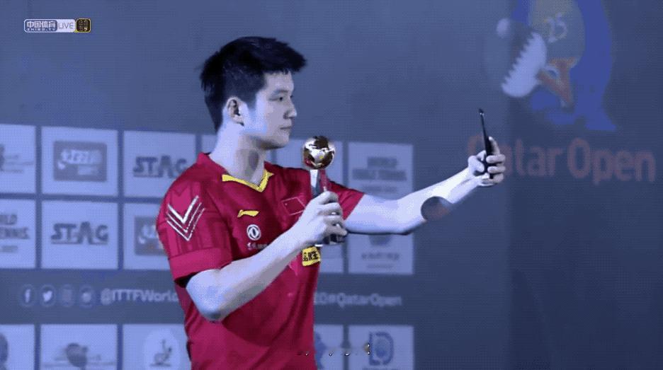 微博之夜微博年度能量人物 为胜利高歌一曲🏆