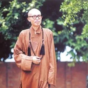 圣严法师开示：
“真正的人生修行，不在深山古寺，而在俗世烟火。
守好自己的心，走