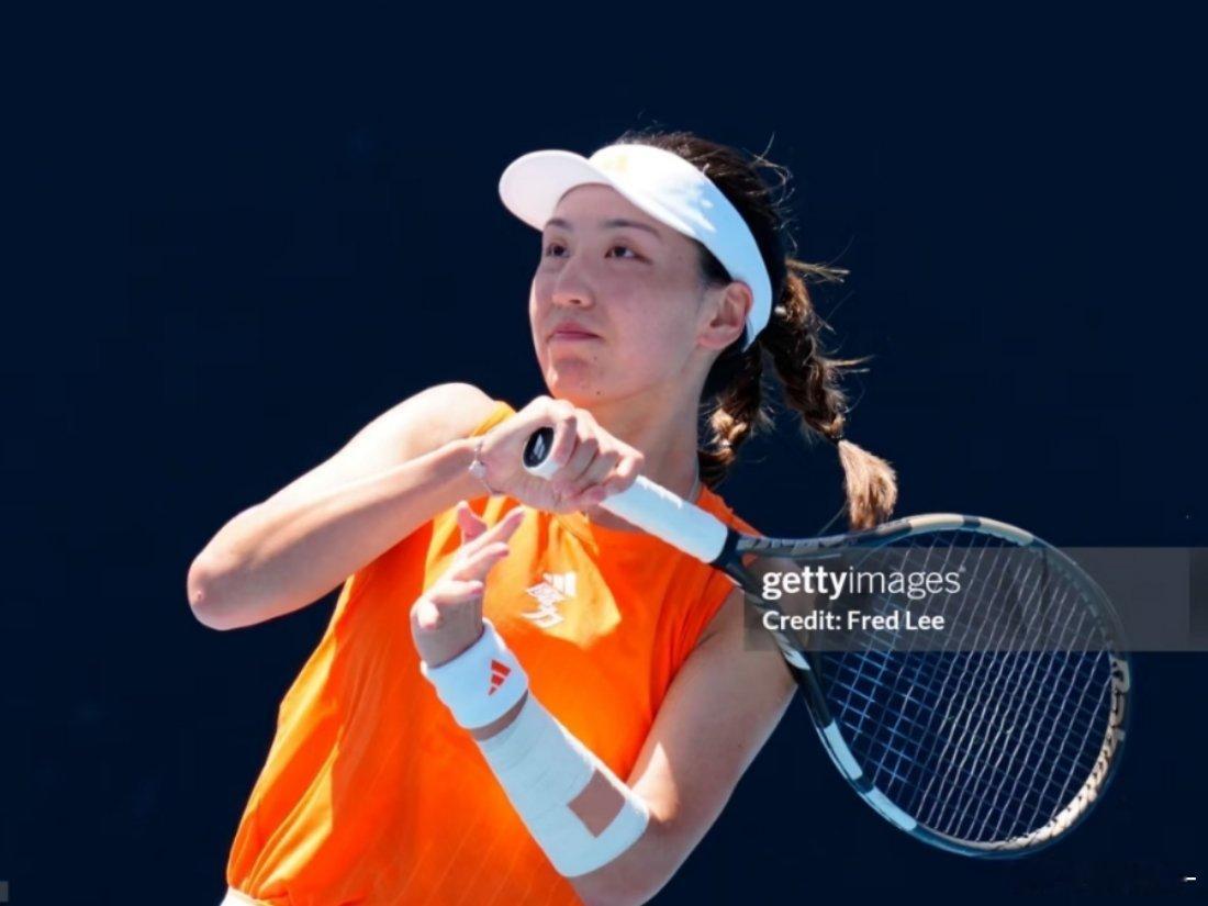 王欣瑜 首盘7-5 诺斯科娃 ACE+相持中正手直线！帅啊！王欣瑜1比0诺斯科娃