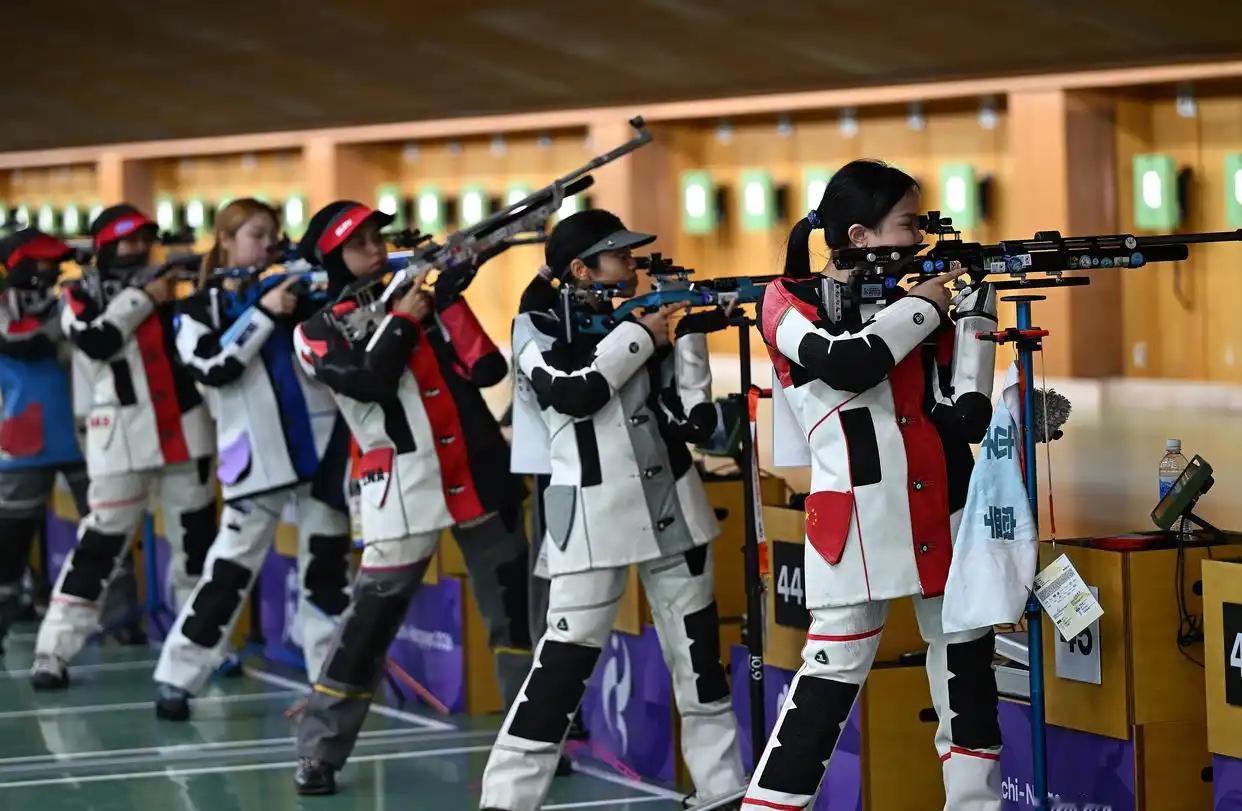中国连夺3金 亚运会开幕第一天 中国代表队就在一小时之内连续拿下了3金 其中现代
