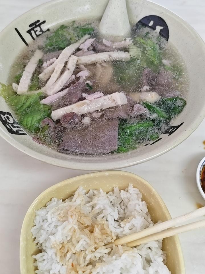 猪杂汤饭还是不错的
