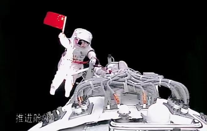 湾湾酸啊！神舟23号发射成功

里面有首位香港的航天员
台湾的连胜武也率团近距离