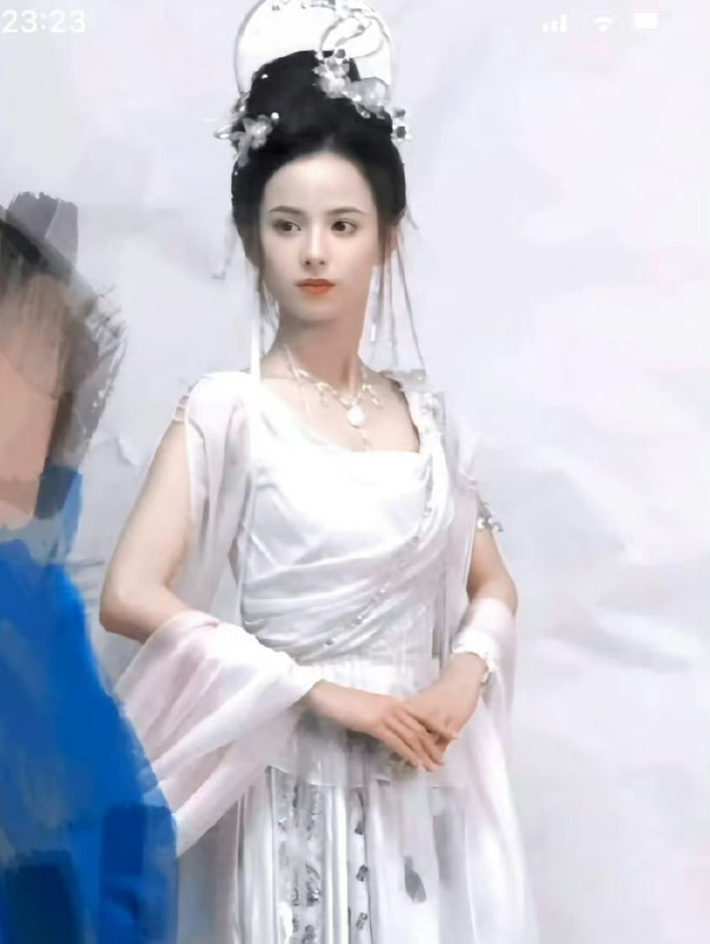 于正睁眼说瞎话的功力又长进了，你说黄日莹像李若彤我还有那么点儿信服 ​ ​​​