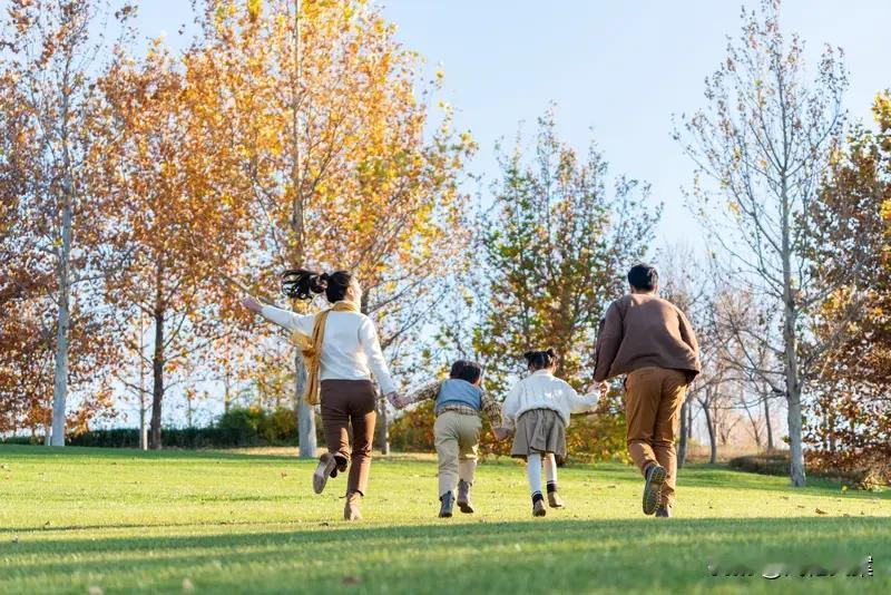 中秋节公司放假我都要回家看望自己的父母，等公司假期结束后，我和爱人返程时发现父母