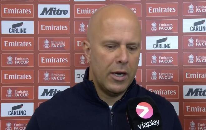 《电讯报》的报道利物浦老板认为斯洛特下赛季应该留任！不会换帅！
好吧！斯洛特没有