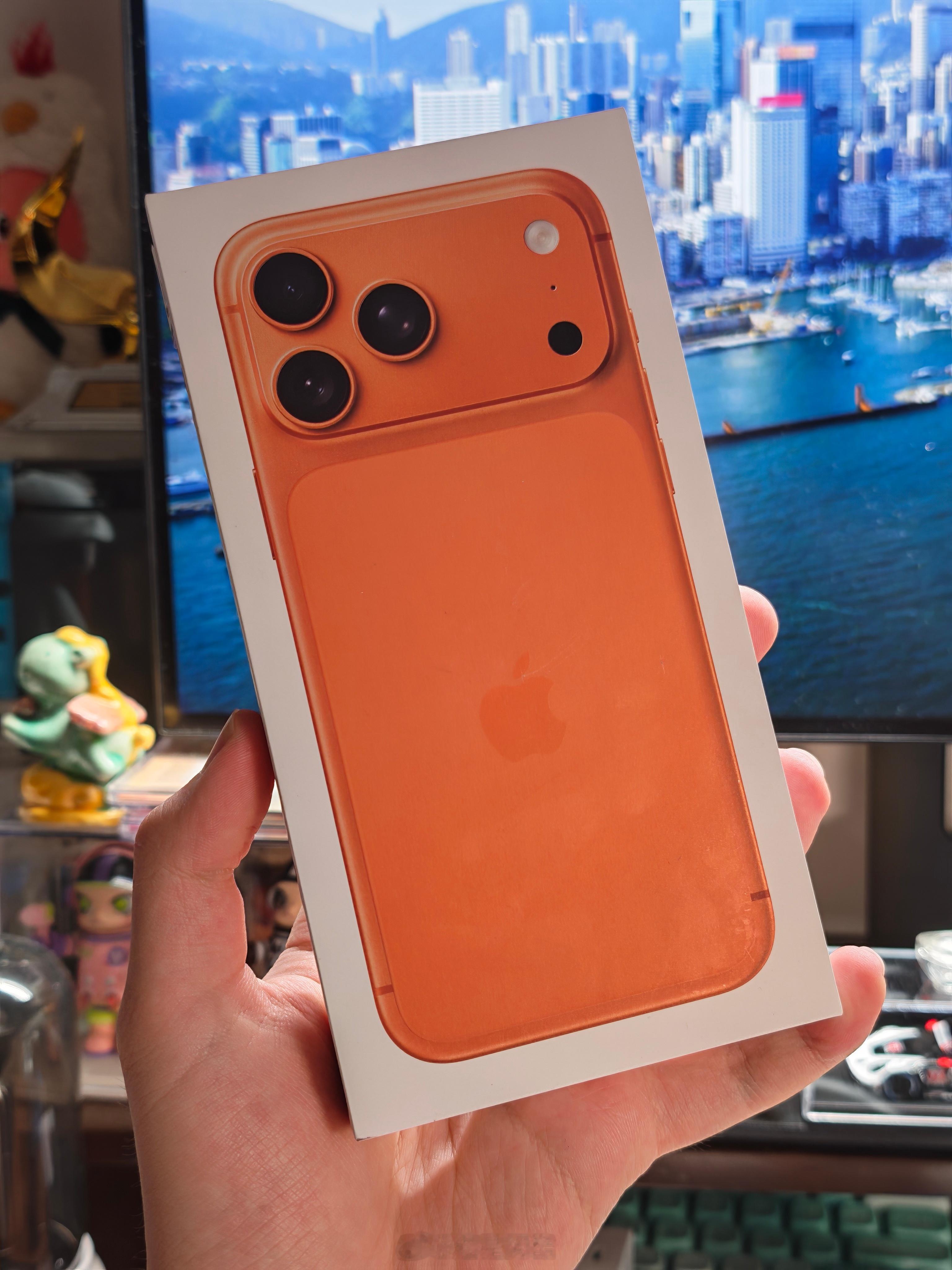 iPhone17或迎涨价所以我昨天在授权店又买了一台17 Pro Max本来还想
