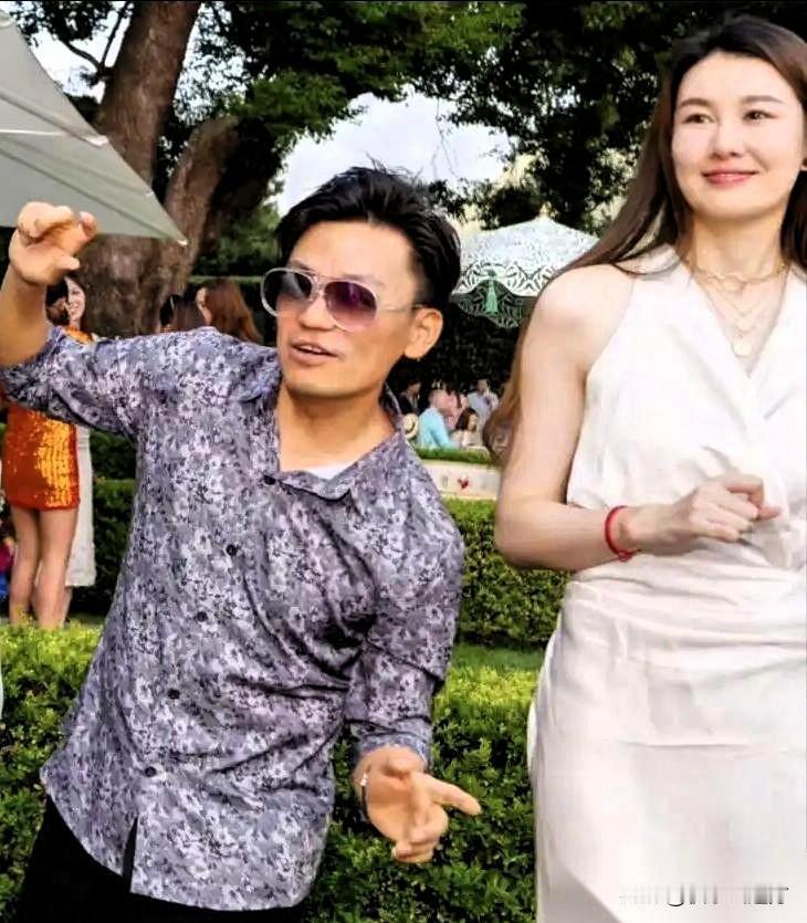 王宝强八年拒婚真相：昔日借钱打官司，如今只恋不爱证！

王宝强和冯清相守八年，那