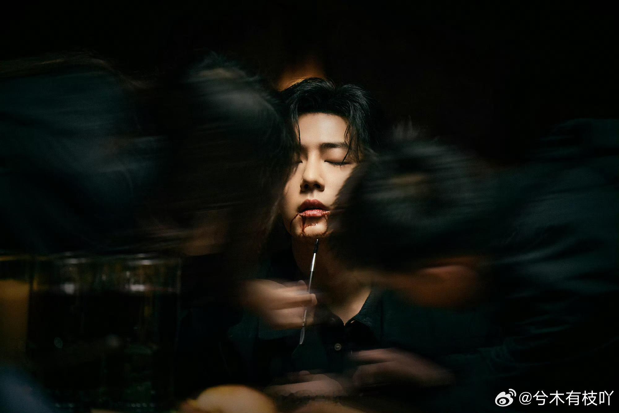 我以为齐夏长头发呢所以到底是啥，我还是没看清