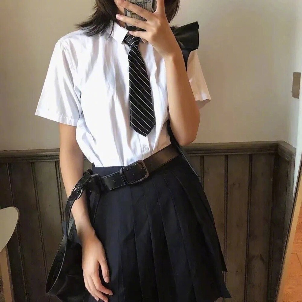 𝐒𝐡𝐚𝐫𝐞｜氛围感｜ins风｜审美积累 ｜𝙒𝙚𝘾𝙝𝙖𝙩壁纸