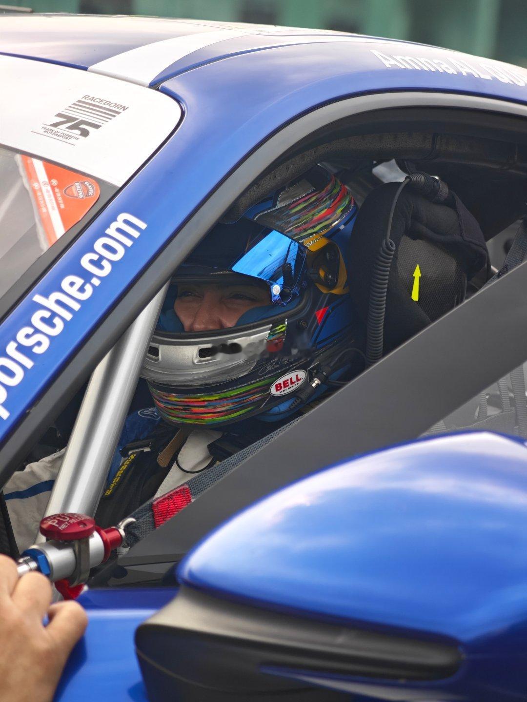 直接变身超级迷弟，来自捷成车队的Amna，使用了捷成车队2024赛季冠军车号 5