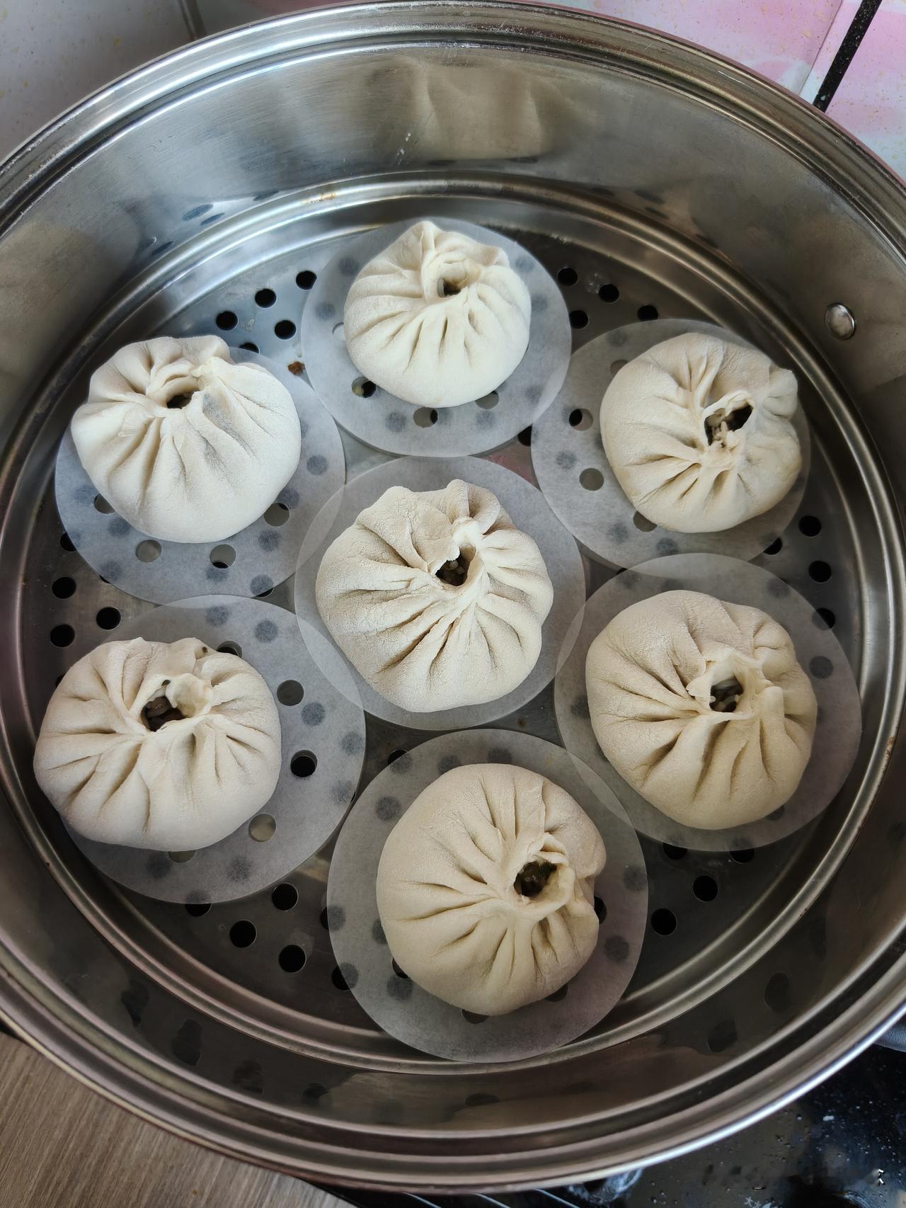 现在孩子真是不好伺候啊
问她吃什么
她说吃啥都行
我说那就煮面条吧
她说昨晚面条