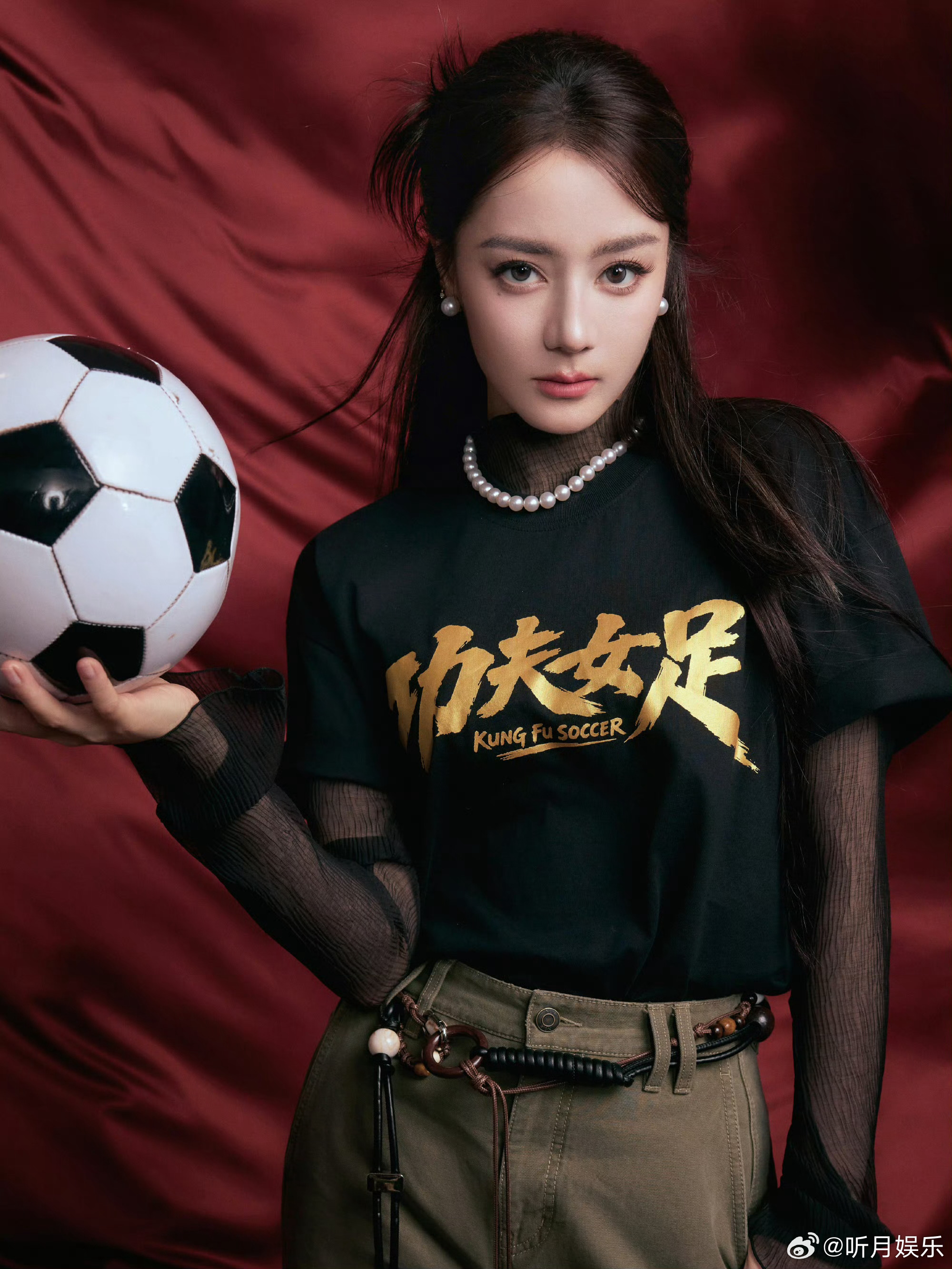 迪丽热巴路演状态 迪丽热巴《功夫女足》路演状态好得不得了！美出新高度了
