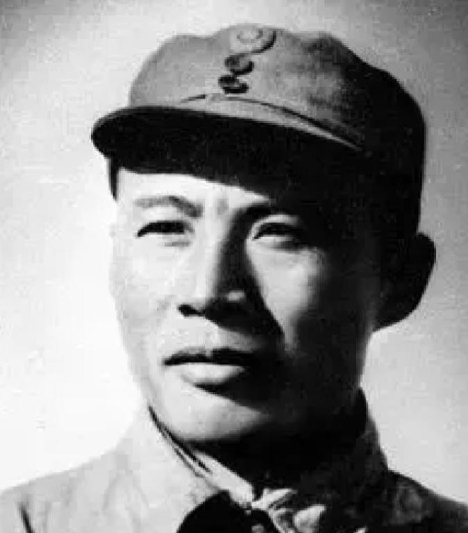 1937年，吕正操麾下一个营被日军包围，眼看就要全军覆没，他正准备率部营救，谁知