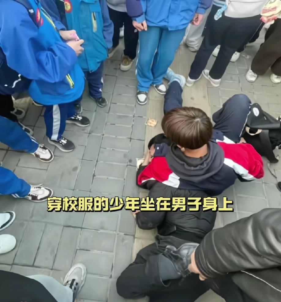 延安果然是英雄城市啊！
就在近日，一个小伙见义勇为的故事火爆全网，让我们再一次意