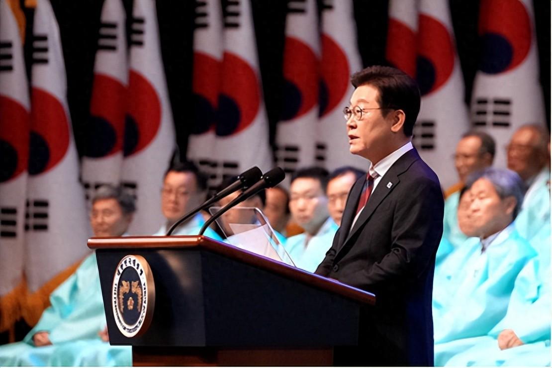 看过9.3阅兵式彩排后，韩国总统派特使团将紧急访华，有什么意图呢？
 
当长安街