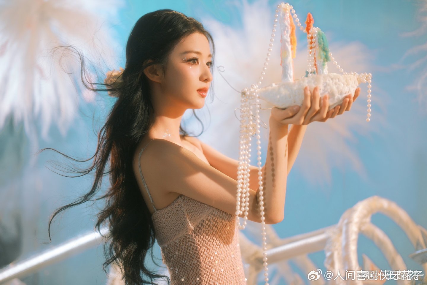 王楚然港风靓女  我嘞个明艳港风大美女啊！港风靓女今日生日快乐[礼物][蛋糕][