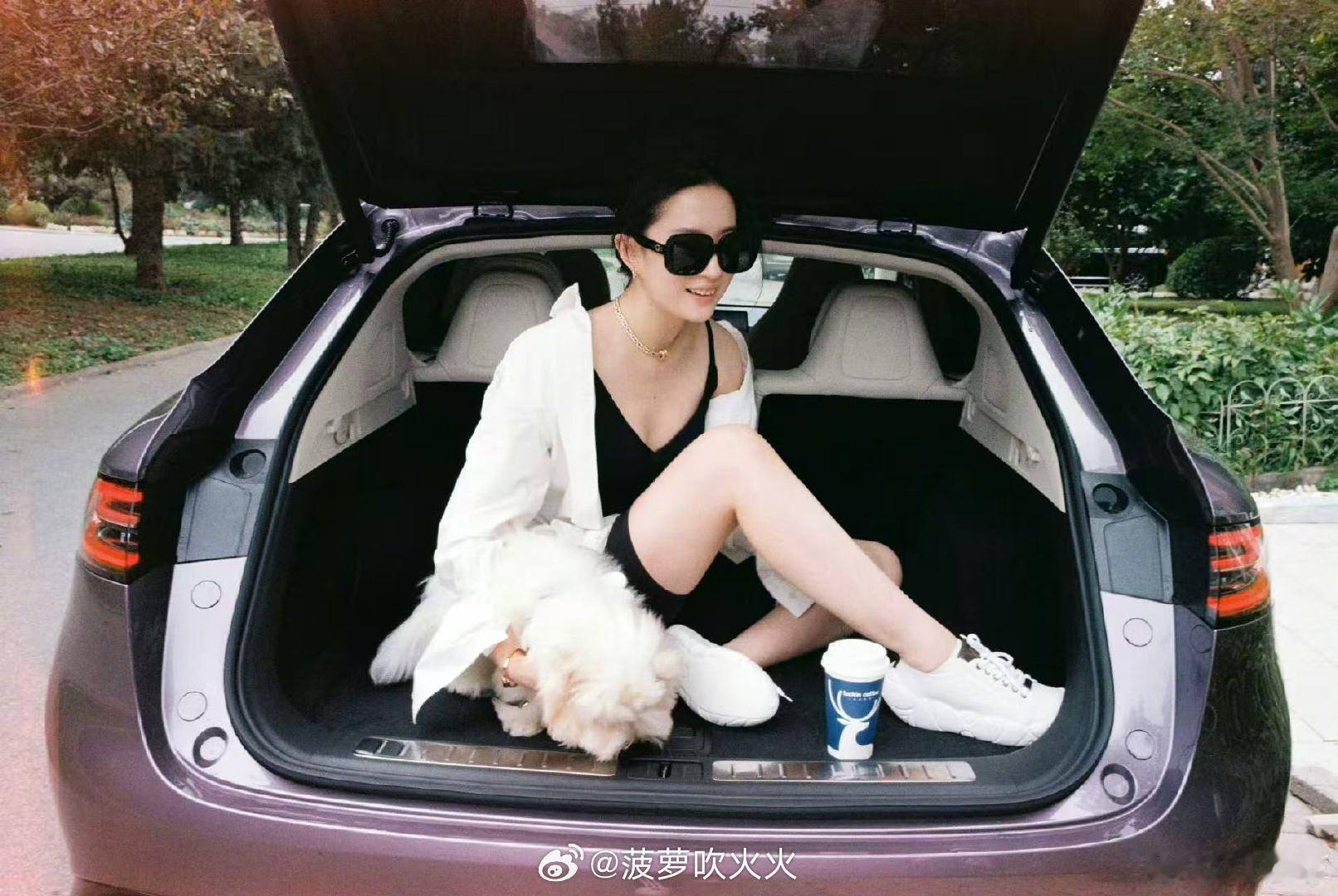 刘亦菲十一plog刘亦菲晒十一plog，姐姐这是去哪儿玩了！刘亦菲晒十一plog