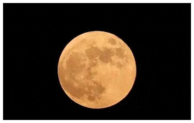 美国1969年的通信技术，已经可以进行38万公里远的登陆月球
在半个世纪前的那个