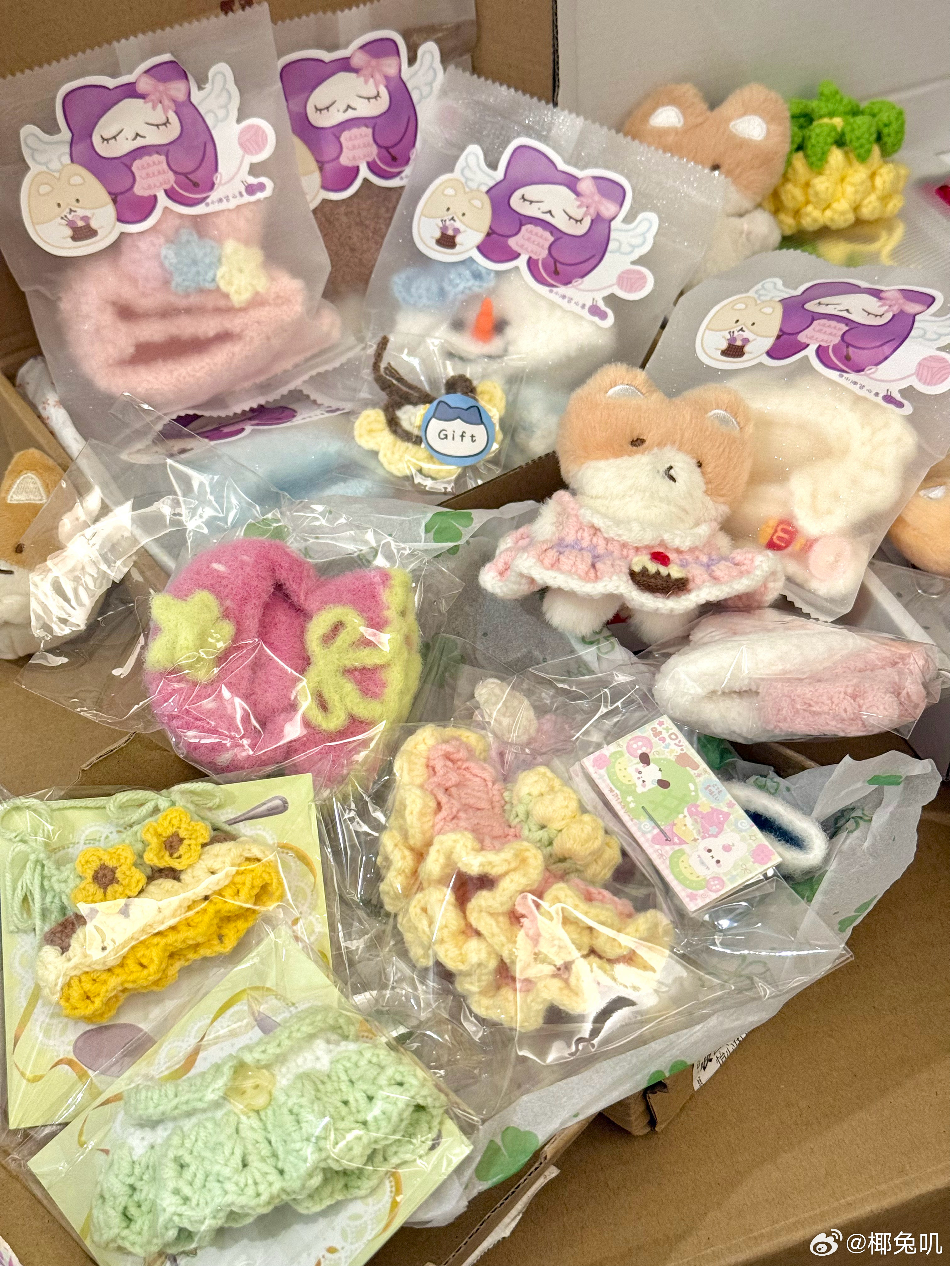 拆了四盒新衣服 萌坨坨开心><  换装视频有人看吗 ​​​