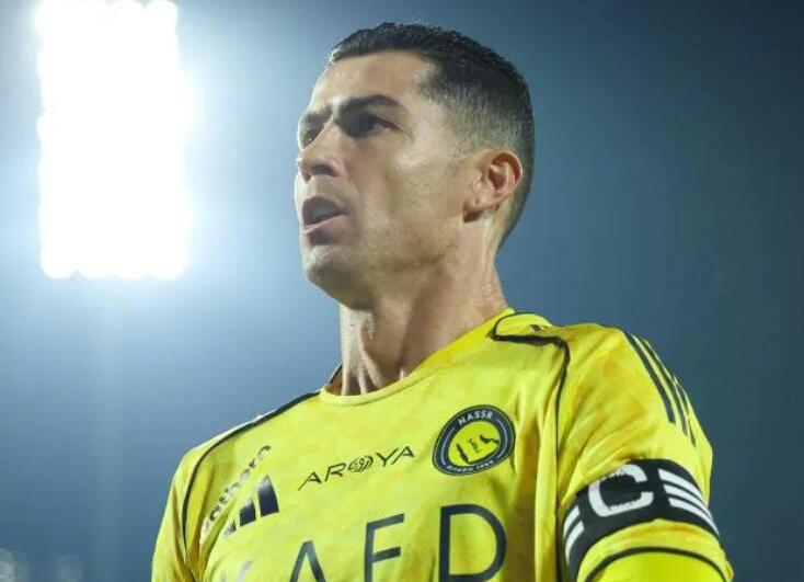 【世体：C罗有义务出场比赛，否则利雅得胜利有权单方面解约】据西班牙媒体《世界体育