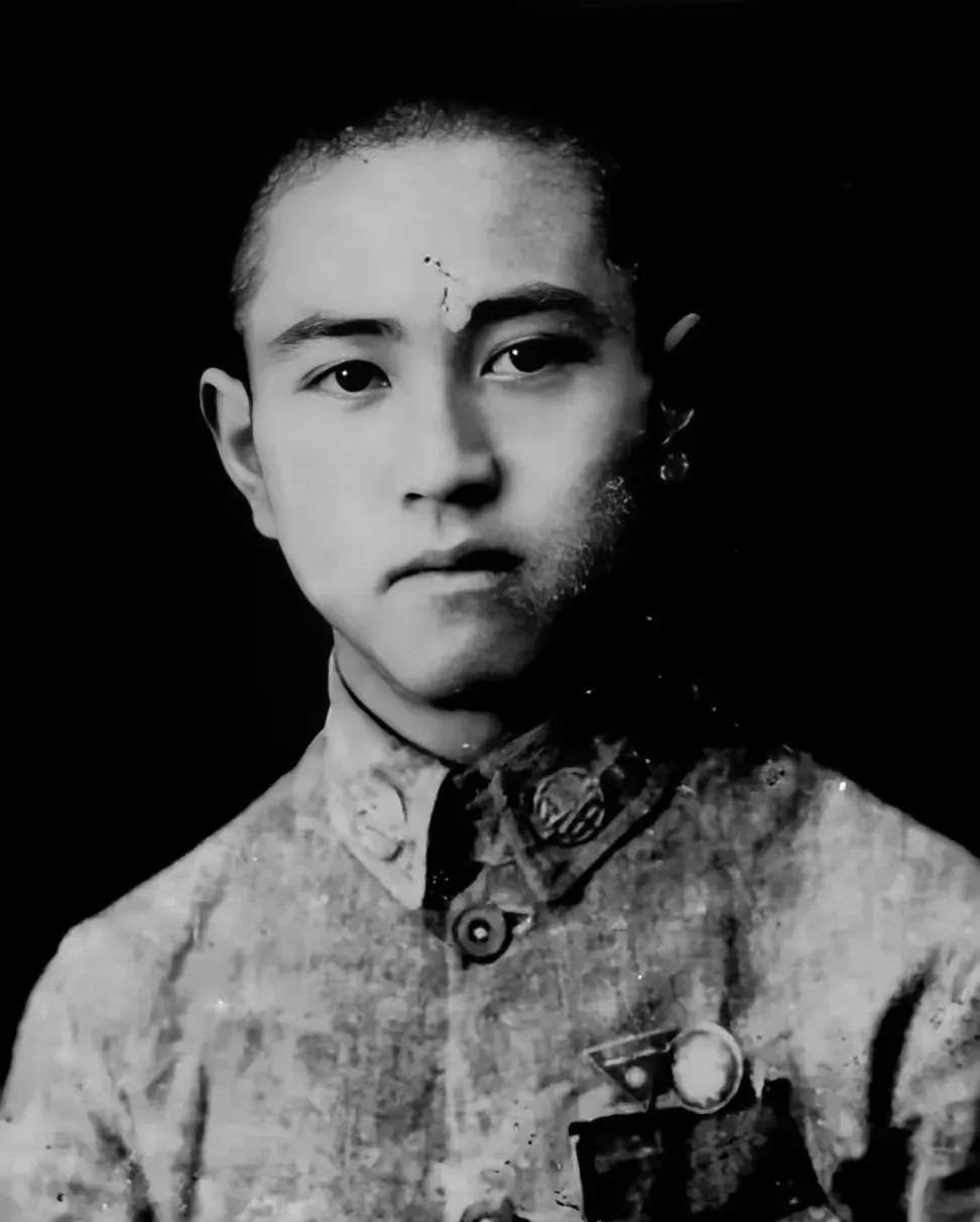 1948年，地下党刘国志被捕，在香港银行当经理的五哥赶回来营救，给徐远举送上一张