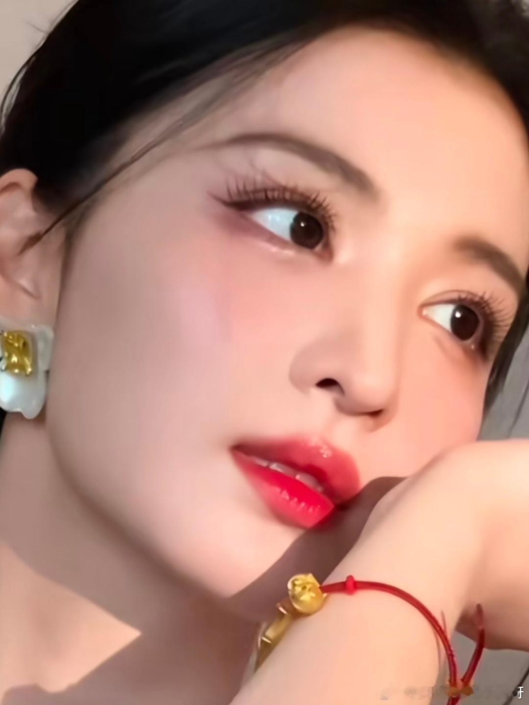 被王楚然美颜暴击了！！！太美了太美了太美了[舔屏][舔屏] ​​​
